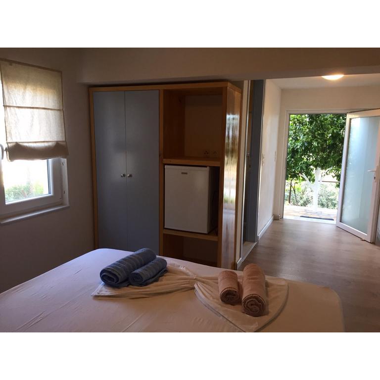Tzavelitiko Home ヒマラ エクステリア 写真